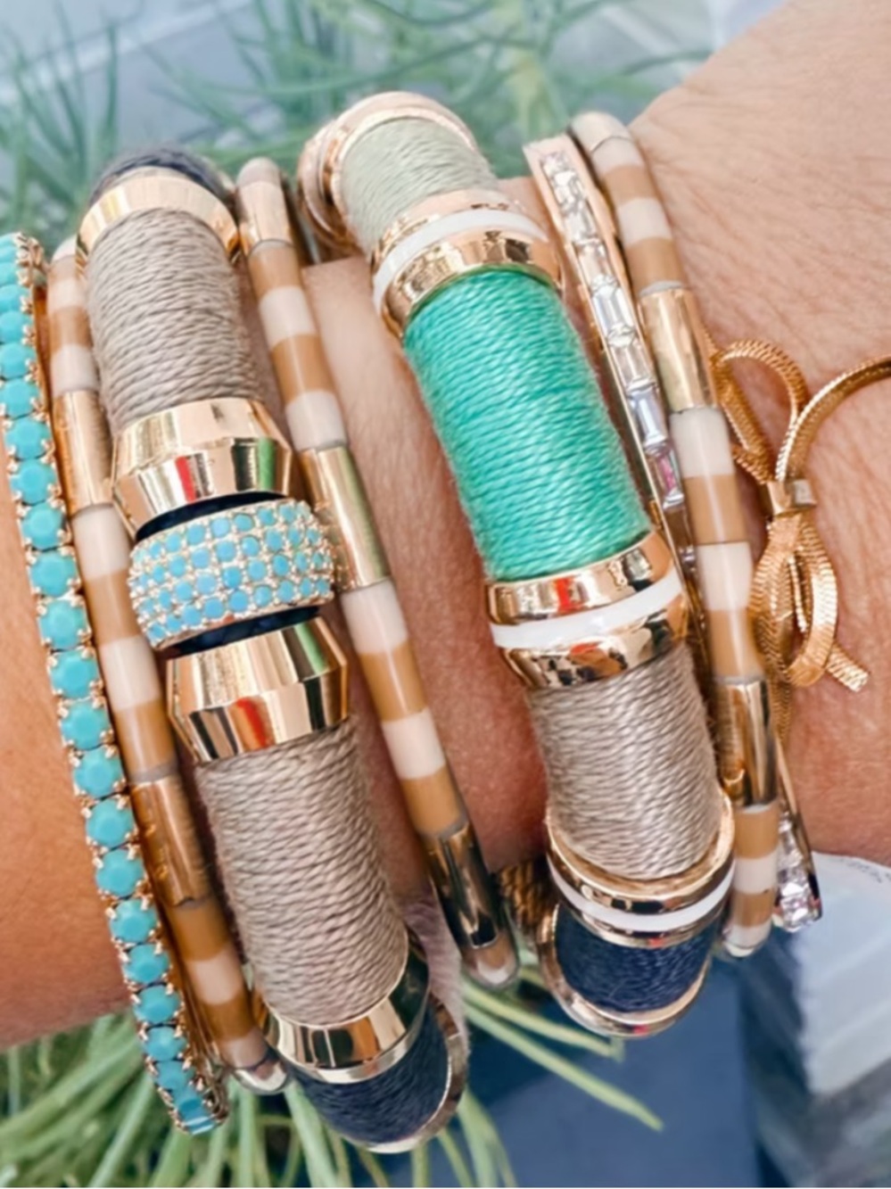 NIB : Leo Bangle Set - Picture 2 of 2